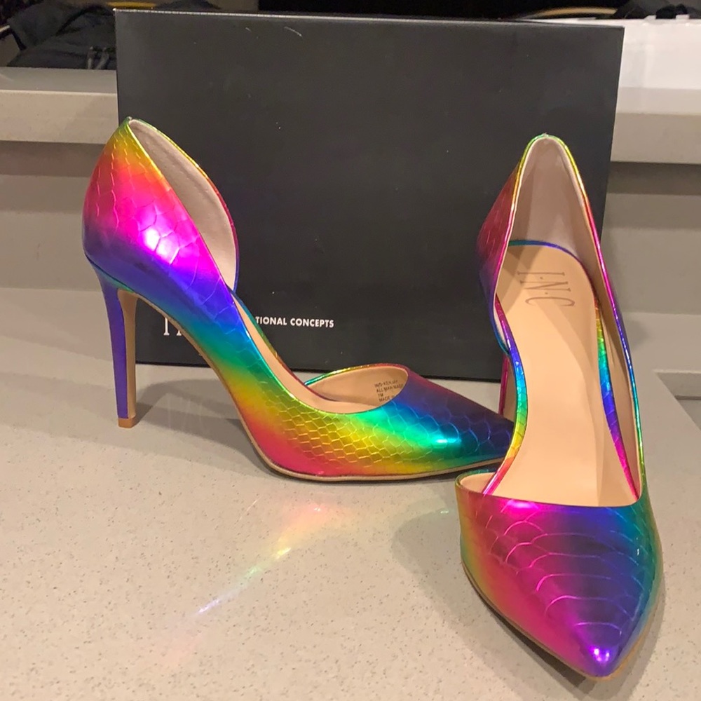Never Worn Rainbow pumps size 7